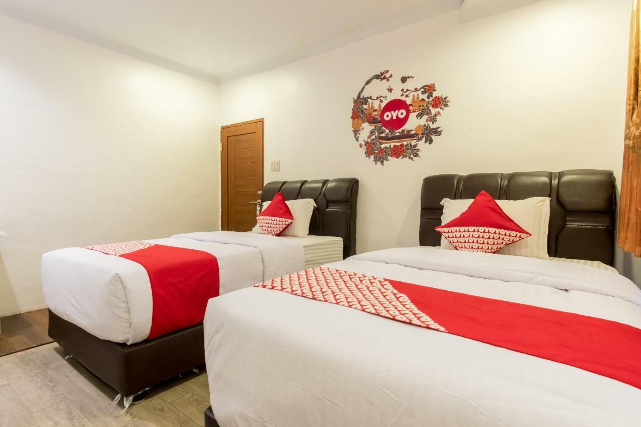 Oyo 619 Naufal Guest House Syariah Медан Экстерьер фото