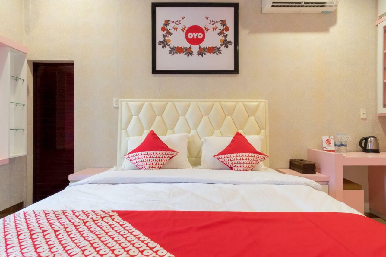 Oyo 619 Naufal Guest House Syariah Медан Экстерьер фото