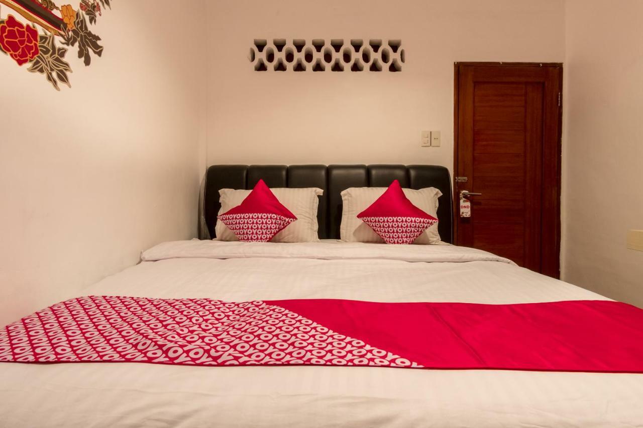 Oyo 619 Naufal Guest House Syariah Медан Экстерьер фото